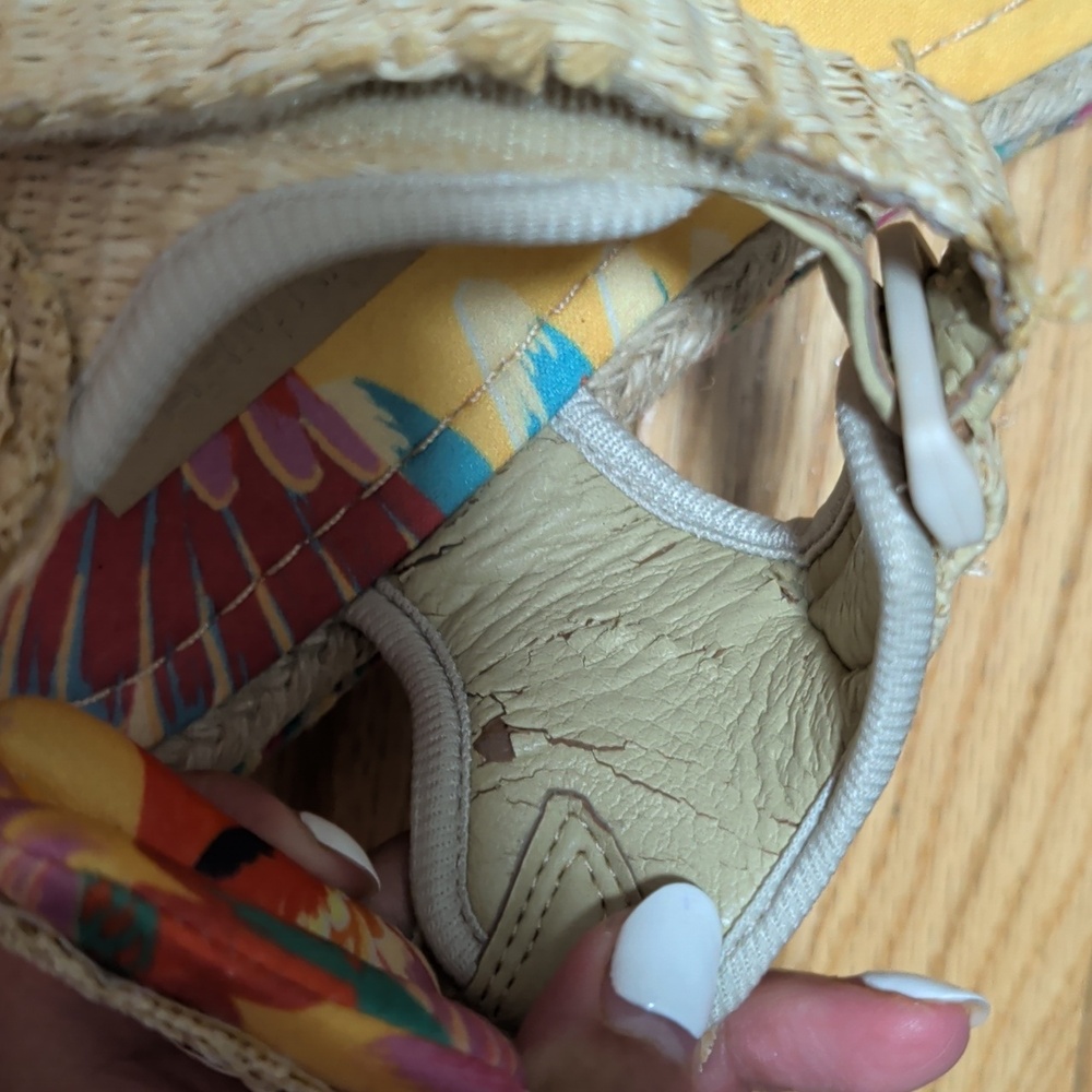 NWT FARM RIO COLORFUL TOUCANS PLATFORM RAFFIA VELCRO SANDAL - Picture 10 of 11